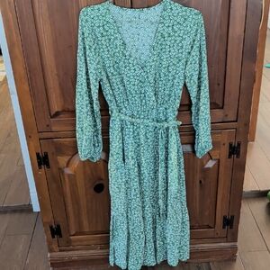 Elegant Green Floral Long Sleeve Dress